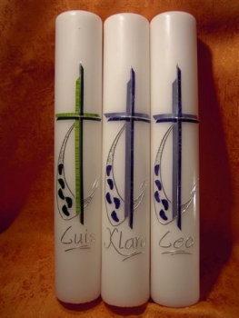 Kommunionkerze Fußspuren grün      5134